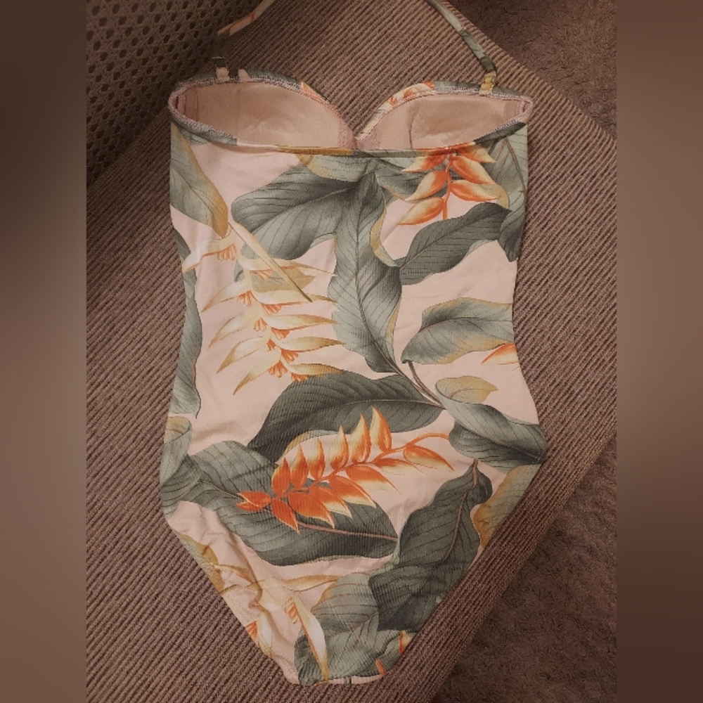 Ladies Tommy Bahama one piece swimsuit, size 10 - Picture 2 of 4